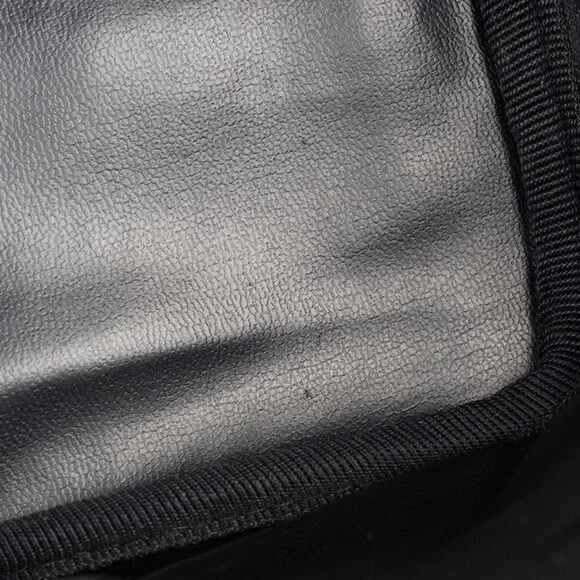 CHANEL Black Lambskin Leather Pouch - Picture 15 of 16